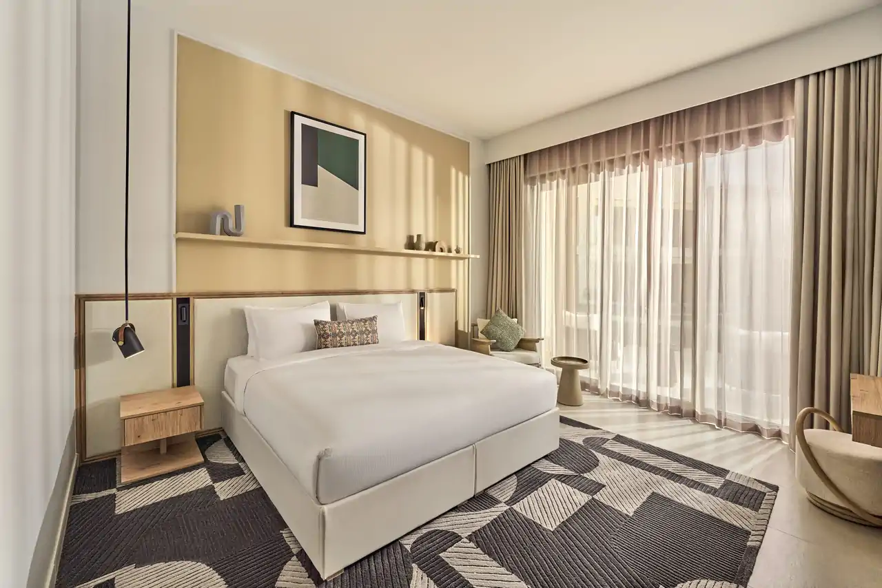 Deluxe King Room with Garden View