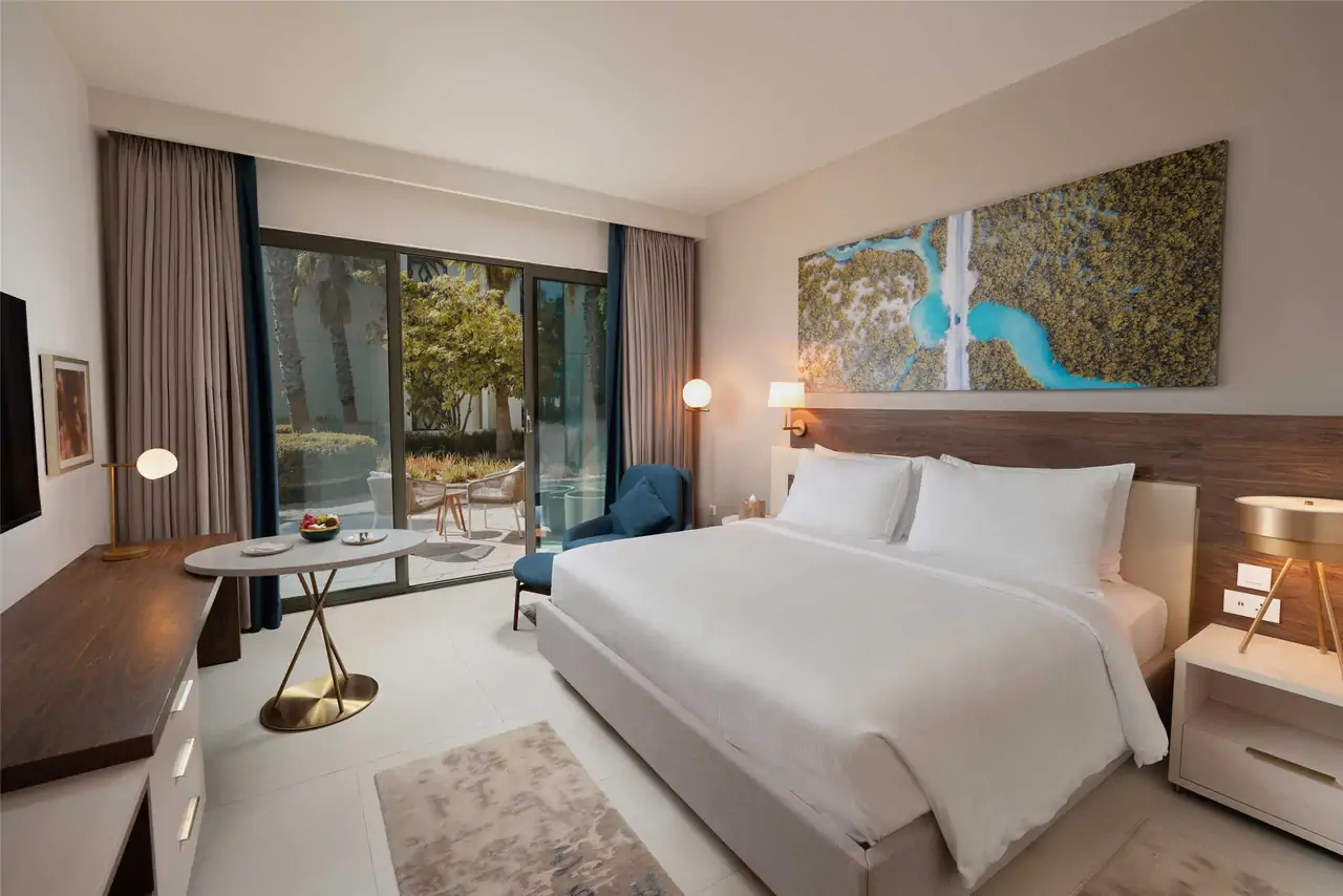 Deluxe King Room with Garden View